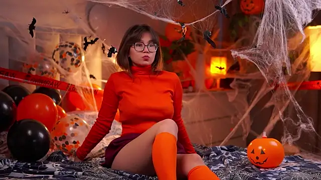 Julia PR0 online show from October 2025 11:00:01 AM