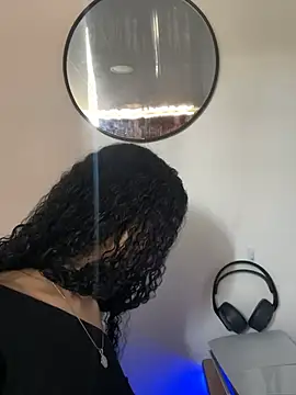 jadee8 online show from April 2026 06:01:01 PM