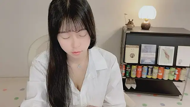 Snapshot of Onechestnut chatting on May 2026 05:25:01 AM Onechestnut online show from May 2026 05:25:01 AM