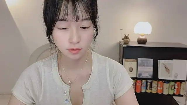 Snapshot of Onechestnut chatting on May 2026 09:17:02 AM Onechestnut online show from May 2026 09:17:02 AM
