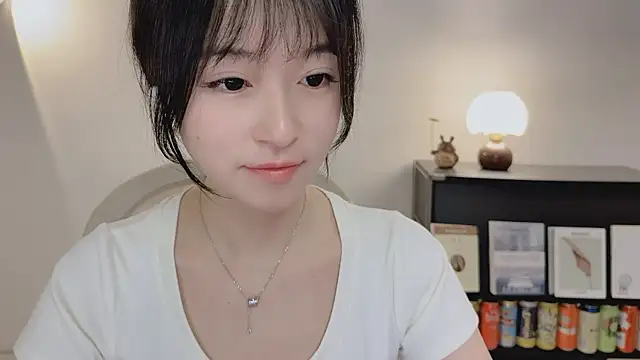 Snapshot of Onechestnut chatting on May 2026 09:28:02 AM Onechestnut online show from May 2026 09:28:02 AM