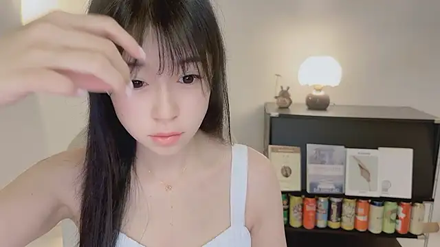 Snapshot of Onechestnut chatting on June 2026 02:35:02 AM Onechestnut online show from June 2026 02:35:02 AM