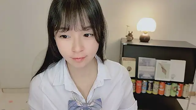 Snapshot of Onechestnut chatting on June 2026 09:00:02 AM Onechestnut online show from June 2026 09:00:02 AM