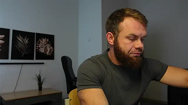 Snapshot of Stewart_Barnz chatting on October 2025 06:00:01 AM Stewart Barnz online show from October 2025 06:00:01 AM