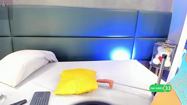 alexamonroe  online show from September 2025 05:40:02 PM