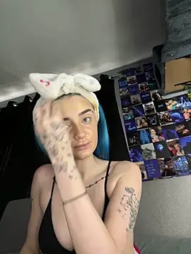 Snapshot of Bluetingx chatting on October 2025 11:24:01 AM Bluetingx online show from October 2025 11:24:01 AM