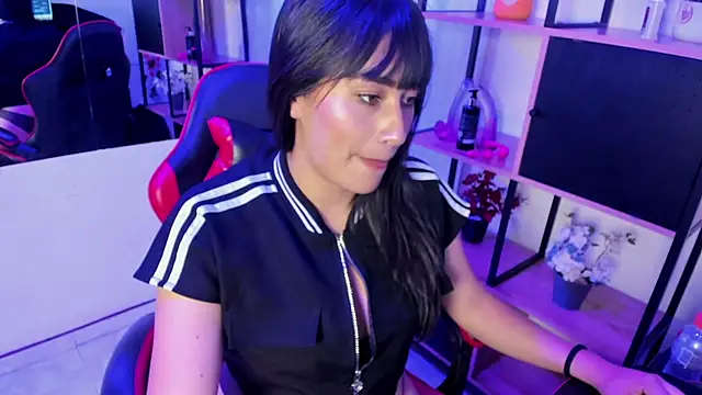 Dhaniela Naugthy online show from October 2025 08:06:02 PM