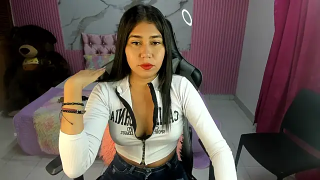 Snapshot of Mindy_19 chatting on September 2025 10:48:02 AM Mindy 19 online show from September 2025 10:48:02 AM