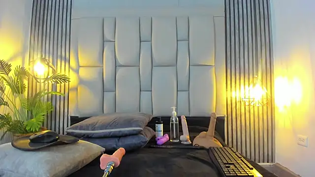 bryonycutee online show from November 2025 01:47:02 PM