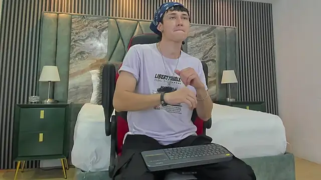 Michael blue online show from September 2025 09:25:02 PM