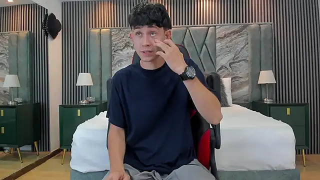 Michael blue online show from October 2025 08:09:02 PM