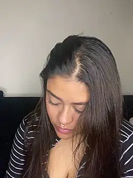 Snapshot of NattashaMore_0719 chatting on October 2025 04:24:02 AM NattashaMore 0719 online show from October 2025 04:24:02 AM