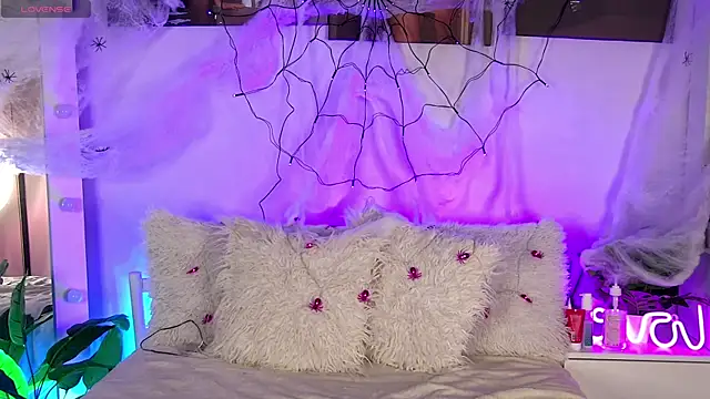 AlysonHuxley  online show from October 2025 05:24:02 PM