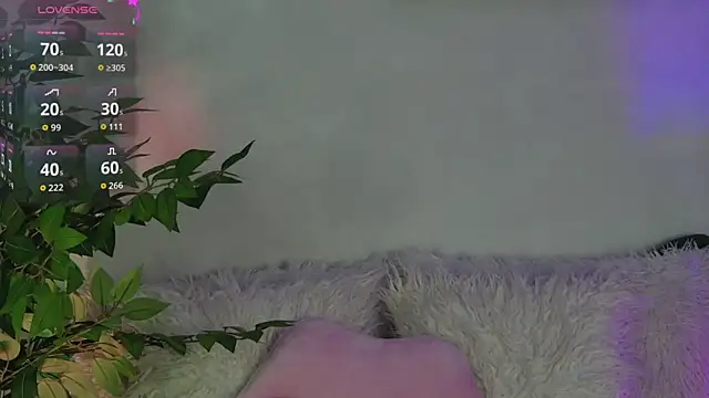 AlysonHuxley  online show from April 2026 06:30:02 PM