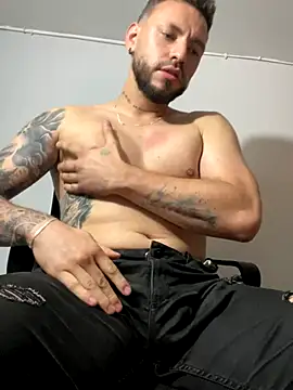 Snapshot of DIMITRI_MASTEER chatting on October 2025 03:47:02 AM DIMITRI MASTEER online show from October 2025 03:47:02 AM