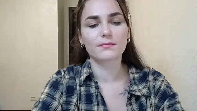 Silviaa a online show from October 2025 06:38:02 PM