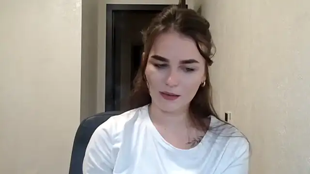 Silviaa a online show from January 2026 08:01:01 PM