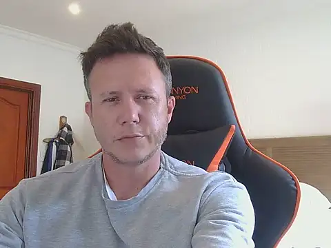 TroyDieselXXX online show from November 2025 09:09:01 AM