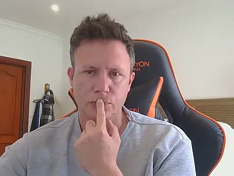 TroyDieselXXX online show from November 2025 08:01:02 AM