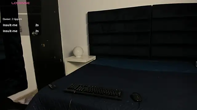 CHARLOTTE KNOX online show from October 2025 11:52:02 PM