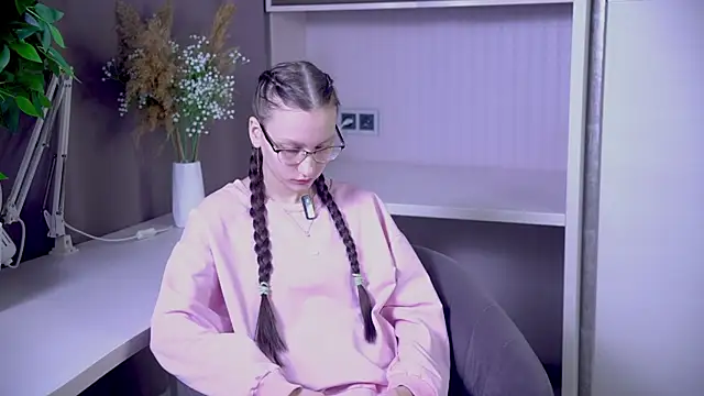 AnnisGelI online show from November 2025 10:07:01 AM