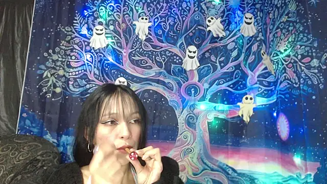 Zafira Mayeers online show from October 2025 06:05:01 AM