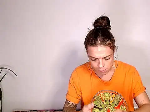 saara johnson496 online show from September 2025 04:28:01 AM