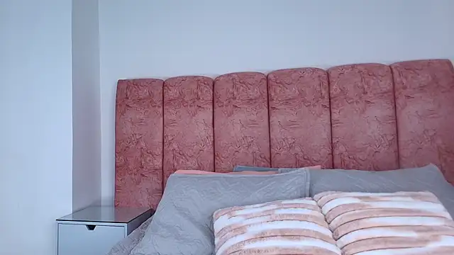 emmacurvy online show from November 2025 03:07:01 AM