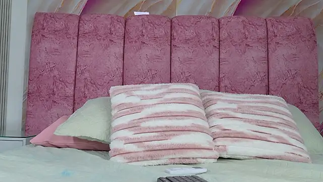 emmacurvy online show from February 2026 03:07:02 AM