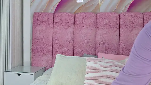 emmacurvy online show from February 2026 03:06:01 AM