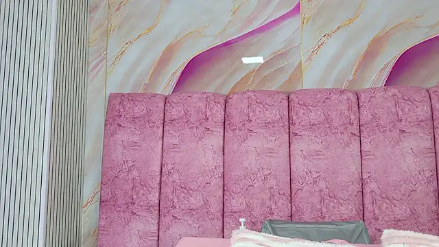 emmacurvy online show from March 2026 03:11:01 AM