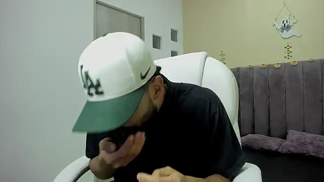 Ryan Jackson  online show from October 2025 10:47:02 PM