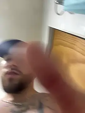 Ades Lowe online show from October 2025 01:22:01 AM