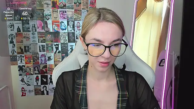 NessaDiazz online show from September 2025 01:18:02 AM