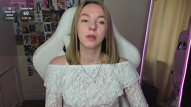 NessaDiazz online show from October 2025 01:34:01 AM