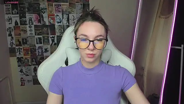 NessaDiazz online show from October 2025 01:50:02 AM