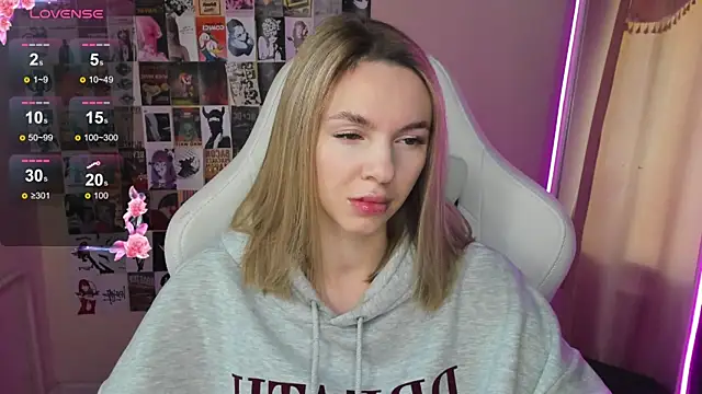 NessaDiazz online show from October 2025 01:24:02 AM