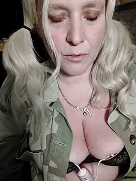 Bouncy-Bella28X online show from September 2025 09:31:02 PM