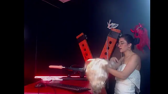 Karol Yessenia online show from September 2025 02:39:02 PM