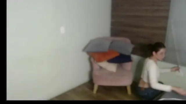 Karol Yessenia online show from September 2025 01:34:02 PM