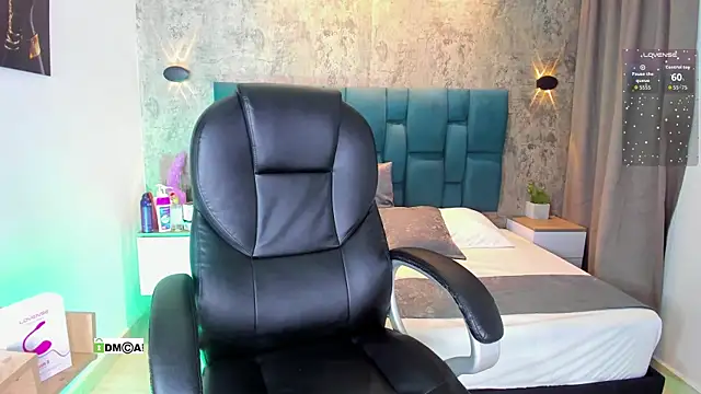 susanasmith18 online show from November 2025 09:47:01 PM