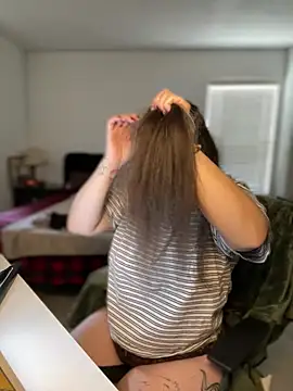 Alix Valentine online show from April 2026 03:06:01 PM