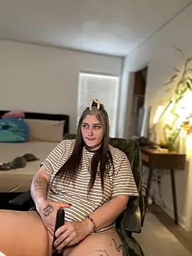 Alix Valentine online show from April 2026 06:10:01 PM