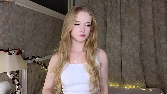 Snapshot of Emma_Frosty chatting on September 2025 06:19:02 PM Emma Frosty online show from September 2025 06:19:02 PM