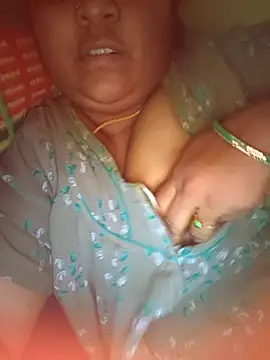 Villageanuty online show from November 2025 01:21:02 PM