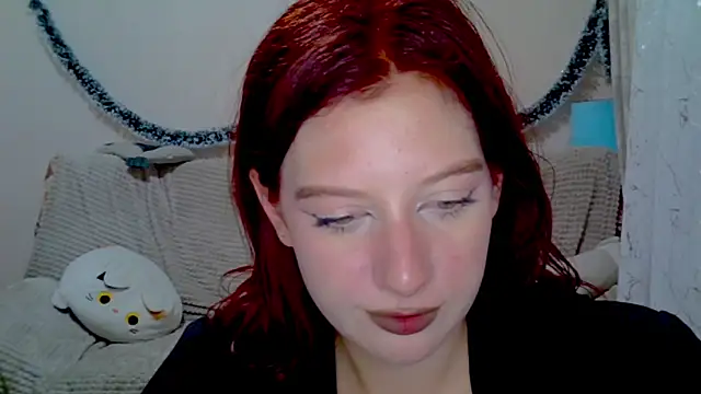 Lily Ember online show from December 2025 06:05:02 PM