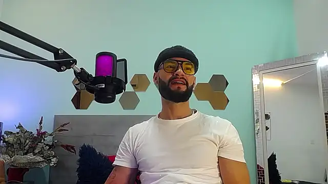 Snapshot of Juan_Castellanos7 chatting on September 2025 07:37:02 PM Juan Castellanos7 online show from September 2025 07:37:02 PM