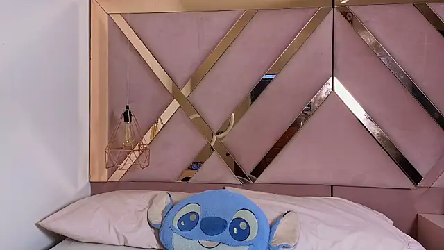 Sthephany grand online show from October 2025 03:53:01 PM