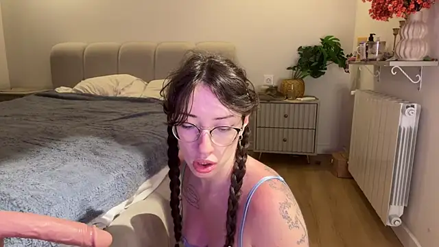 Snapshot of Kelly_Berry__ chatting on June 2026 06:23:01 PM Kelly Berry online show from June 2026 06:23:01 PM