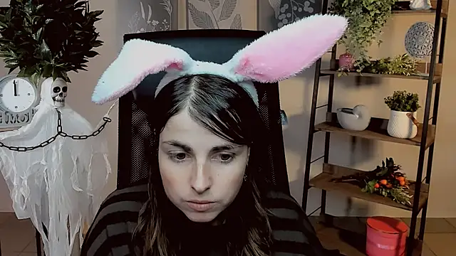 MartaEdams online show from October 2025 06:15:01 AM